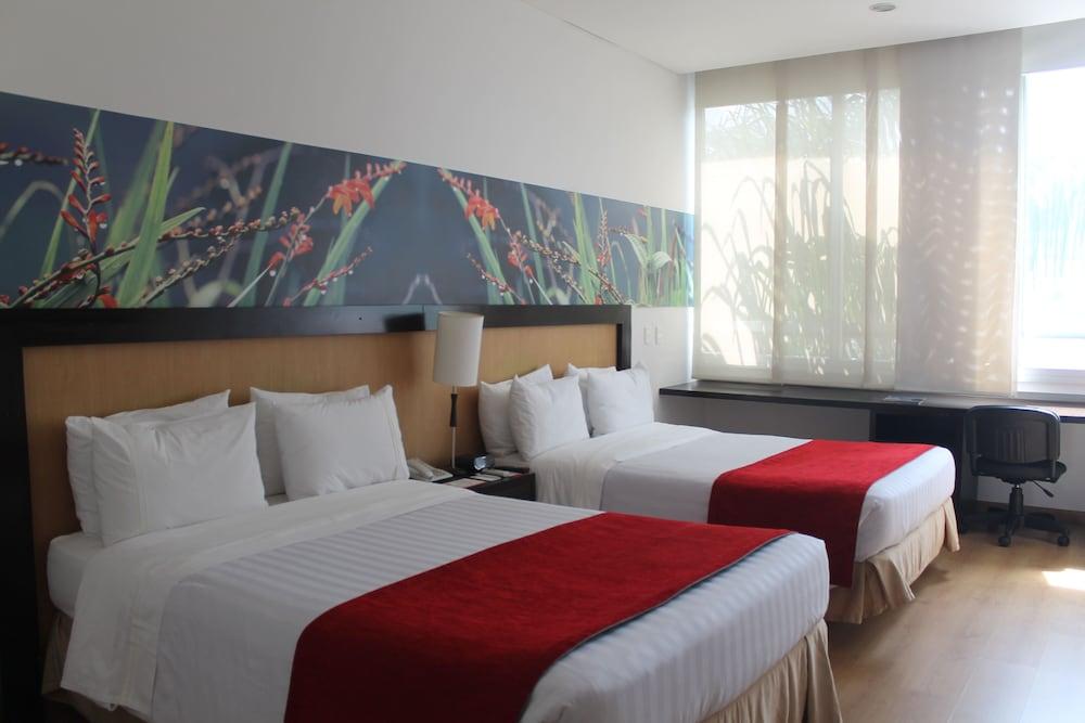 Mi Hotel Sandiego Меделин Екстериор снимка