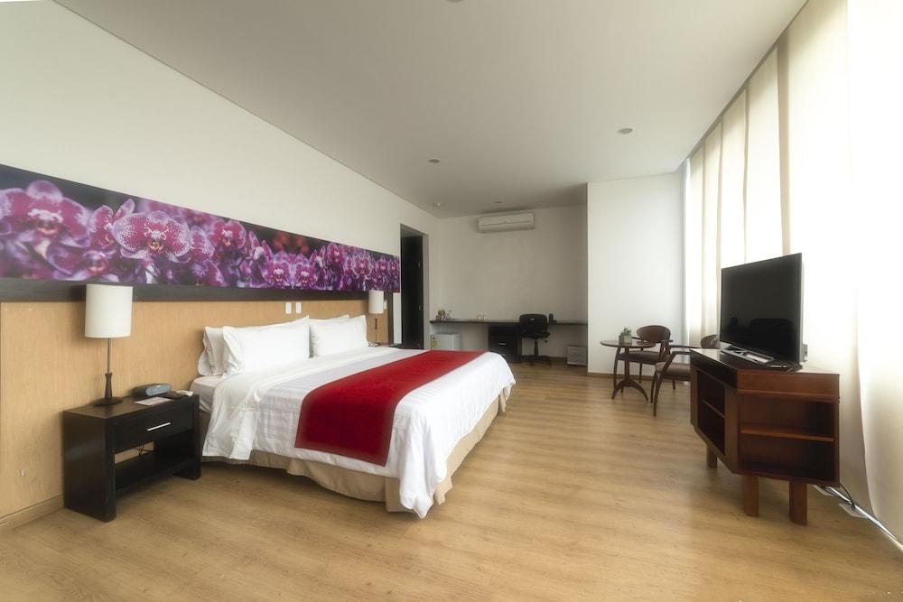 Mi Hotel Sandiego Меделин Екстериор снимка