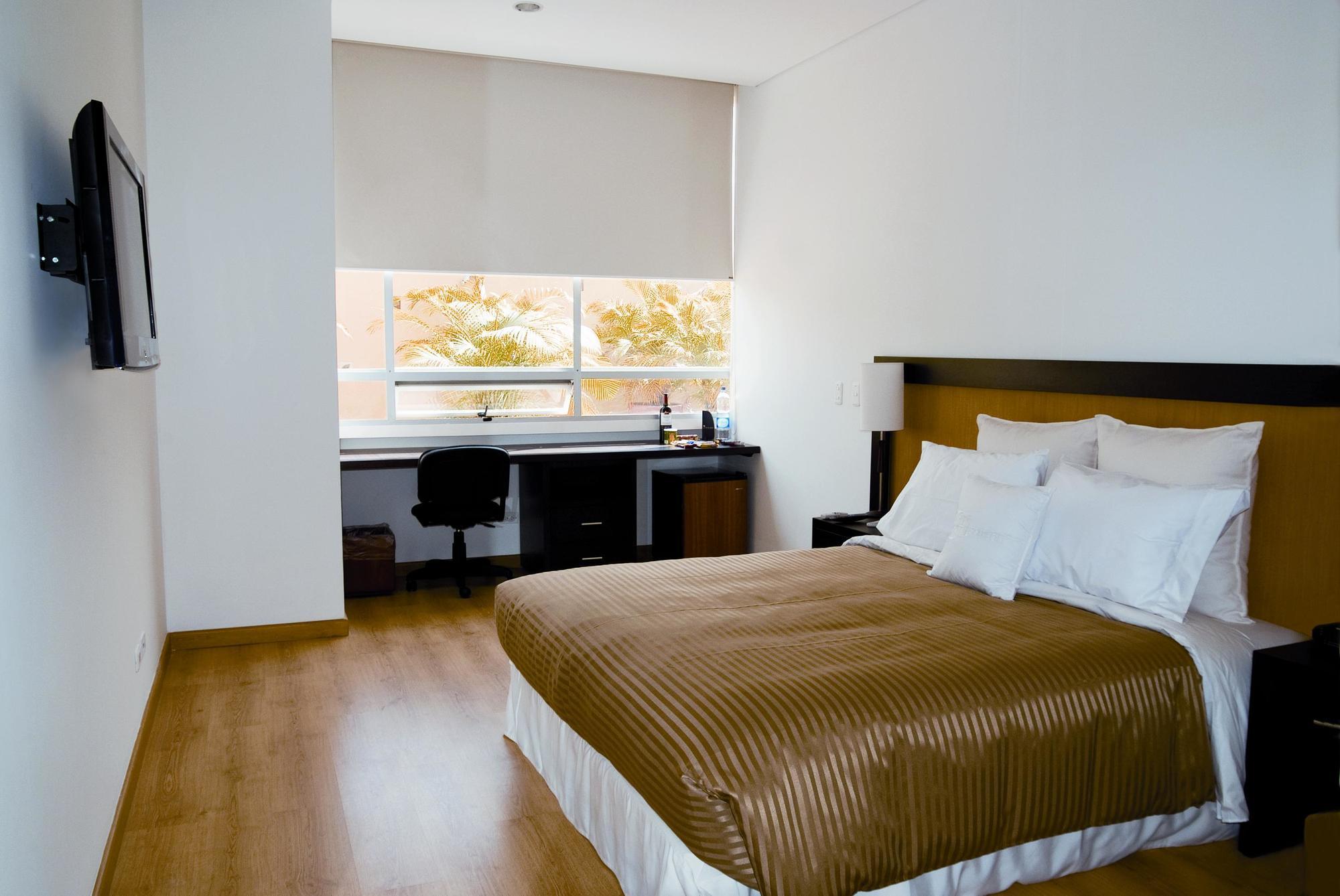 Mi Hotel Sandiego Меделин Екстериор снимка